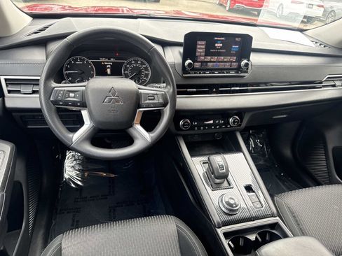 Used 2022 Mitsubishi Outlander ES image 8