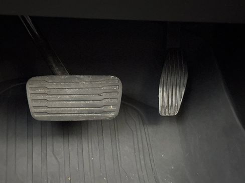 Used 2023 GMC Yukon XL AT4 w/ AT4 Premium Package image 41