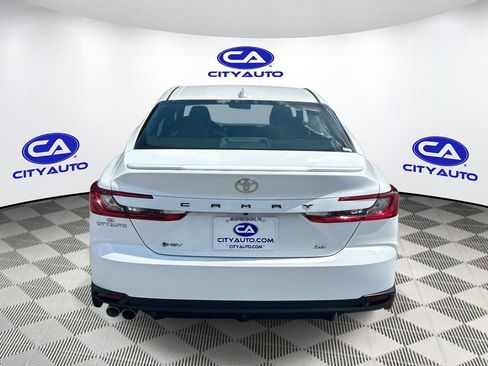 Used 2026 Toyota Camry SE FWD image 4