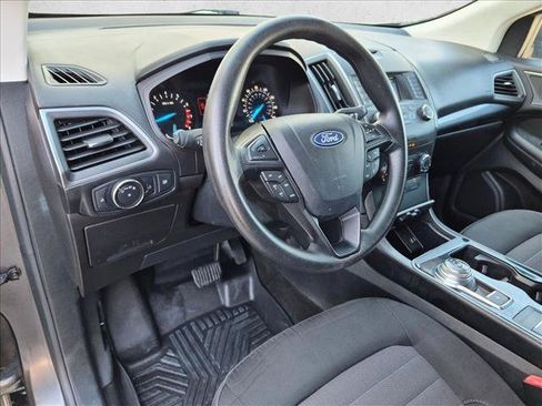 Used 2019 Ford Edge SE FWD image 9