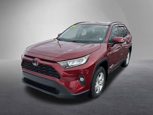 Used 2021 Toyota RAV4 XLE image 8