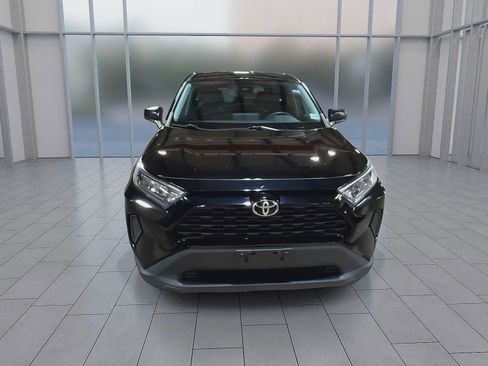 Used 2022 Toyota RAV4 LE AWD/4WD image 3