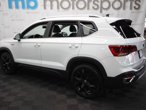 Used 2022 Volkswagen Taos SE image 3