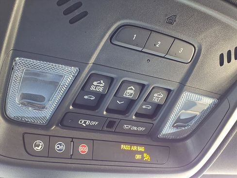 Used 2023 Chevrolet Traverse Premier w/ Redline Edition image 21