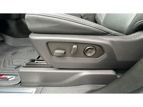 Certified 2024 Chevrolet Silverado 1500 LTZ AWD/4WD image 25