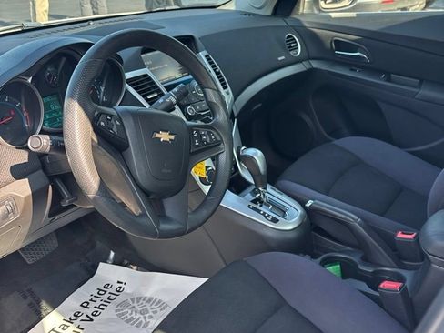 Used 2015 Chevrolet Cruze LT FWD image 11