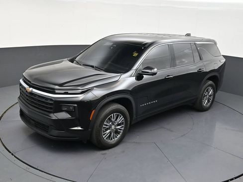 Used 2024 Chevrolet Traverse LS image 13