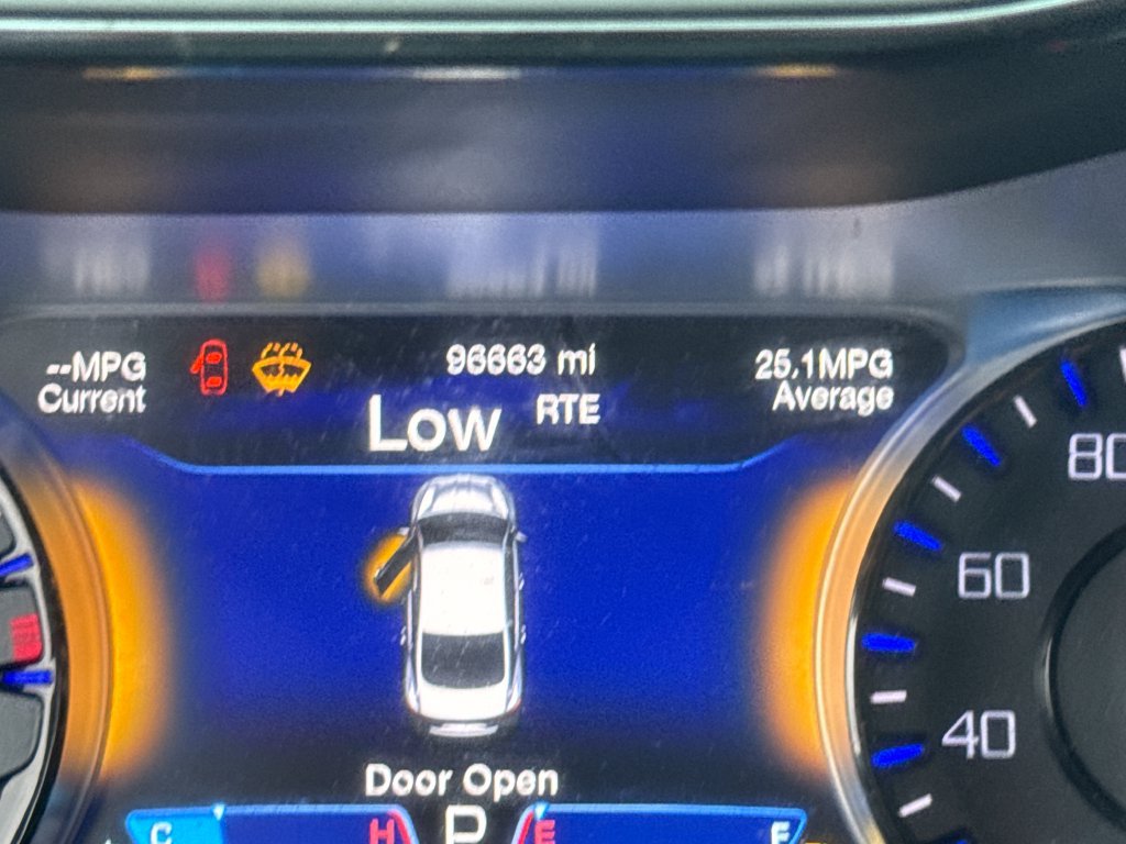 Used 2015 Chrysler 200 S w/ Comfort Group FWD image 25
