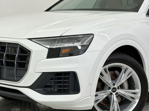 Used 2023 Audi Q8 Premium w/ Convenience Package AWD/4WD image 11