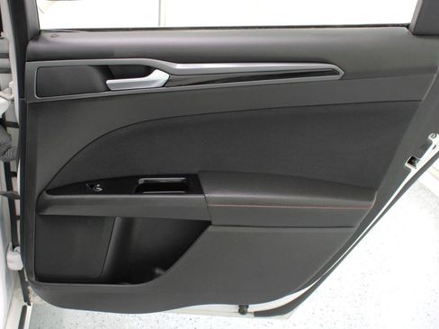 Used 2016 Ford Fusion SE image 43