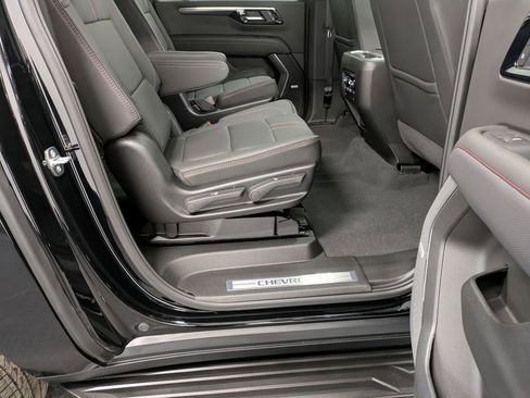 Used 2026 Chevrolet Suburban RST w/ Comfort Package AWD/4WD image 26