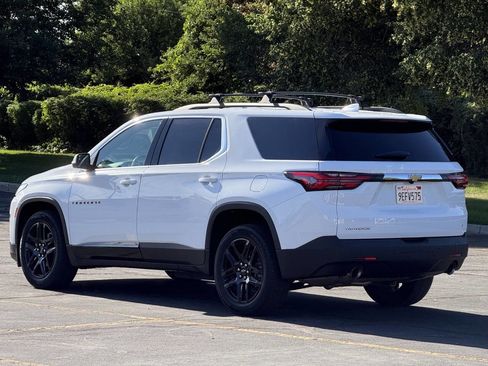 Used 2023 Chevrolet Traverse LT FWD image 7