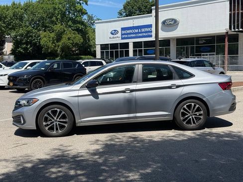 Used 2023 Volkswagen Jetta Sport FWD image 5