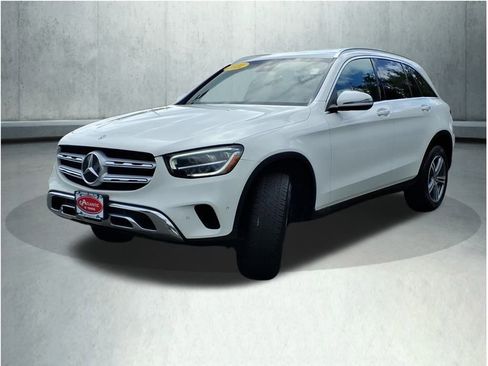 Used 2022 Mercedes-Benz GLC 300 4MATIC image 3