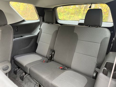 Used 2019 Chevrolet Traverse LT image 32