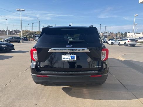 Used 2021 Ford Explorer XLT image 6