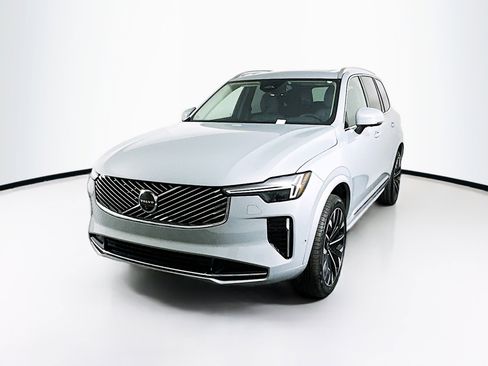 Used 2025 Volvo XC90 B6 Plus image 3