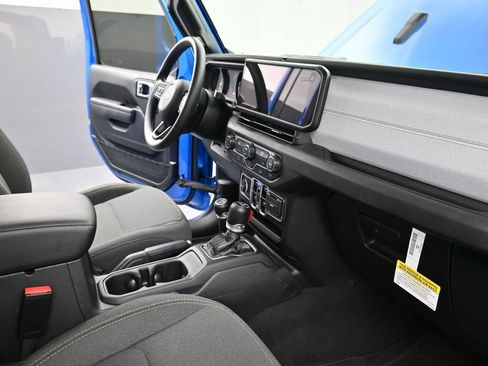 Used 2026 Jeep Wrangler Unlimited Sport AWD/4WD image 19