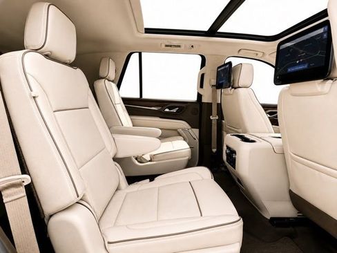 Used 2021 GMC Yukon Denali w/ Denali Premium Package AWD/4WD image 28