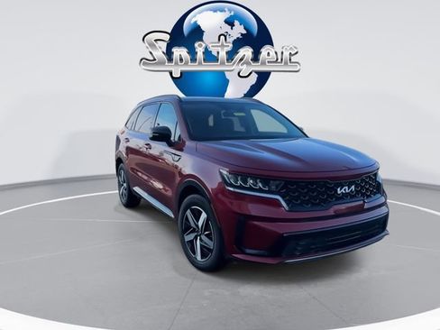Certified 2023 Kia Sorento S w/ Panoramic Sunroof Package image 2