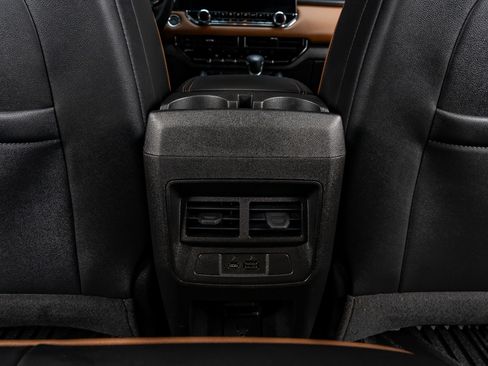 Used 2026 GMC Canyon AT4 w/ AT4 Premium Package AWD/4WD image 30