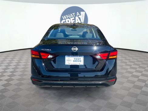 Used 2025 Nissan Altima 2.5 S image 4