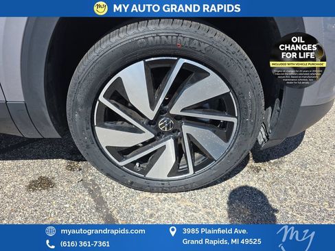 Used 2025 Volkswagen Atlas SE AWD/4WD image 33