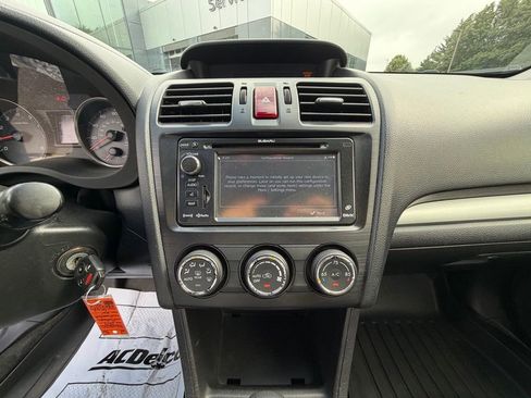 Used 2014 Subaru Crosstrek 2.0i Limited AWD/4WD image 9