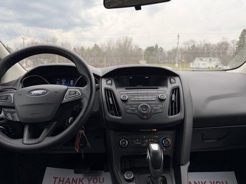 Used 2016 Ford Focus SE FWD image 14