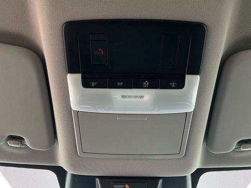 Used 2025 Nissan Rogue SV image 16