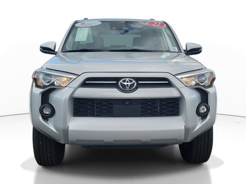 Used 2022 Toyota 4Runner SR5 Premium w/ Moonroof Package image 2