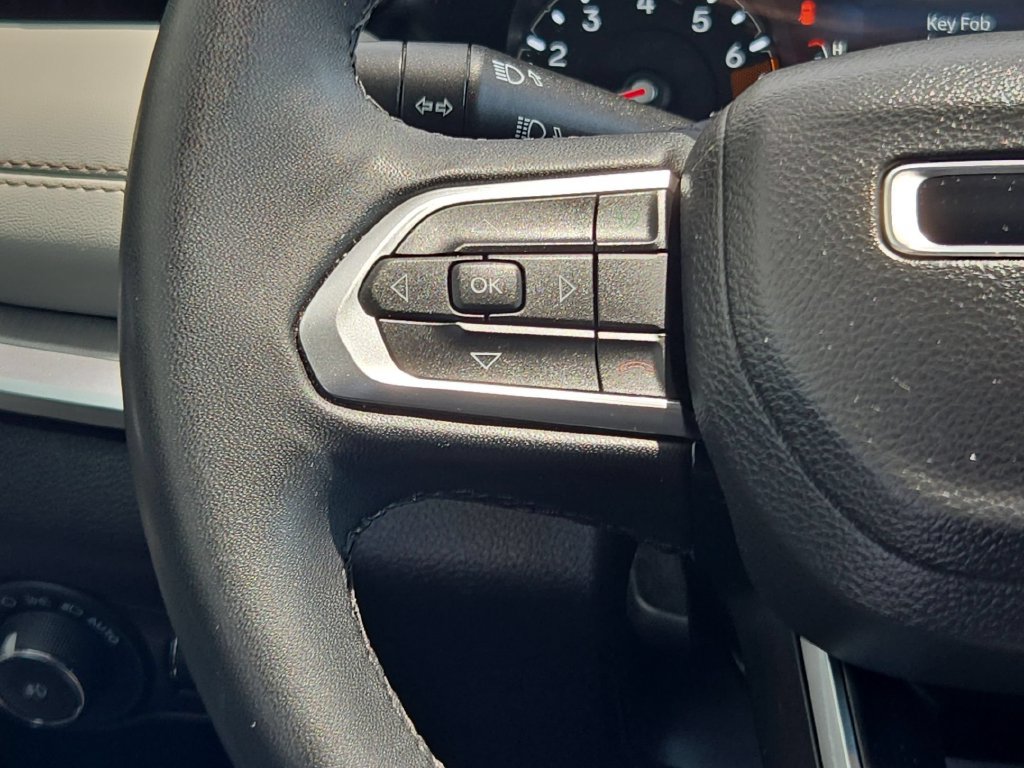 Used 2025 Jeep Compass Limited AWD/4WD image 23