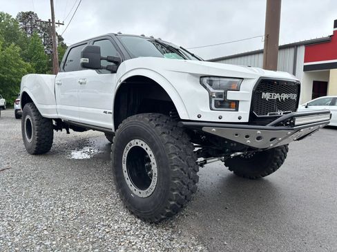Used 2022 Ford F250 Lariat w/ Lariat Ultimate Package AWD/4WD image 10