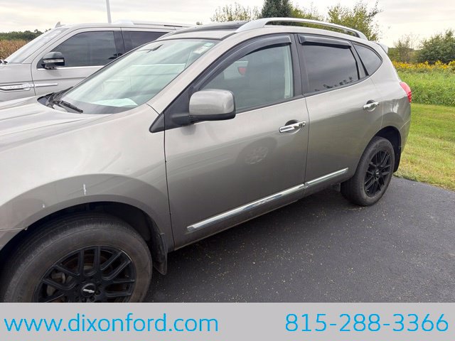 Used 2013 Nissan Rogue SV w/ Premium Pkg AWD/4WD image 2
