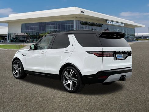 Used 2023 Land Rover Discovery Metropolitan Edition image 8