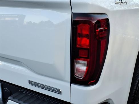Certified 2024 GMC Sierra 1500 Elevation w/ Elevation Premium Package AWD/4WD image 8
