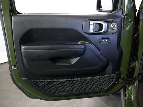 Used 2023 Jeep Wrangler Unlimited w/ Cold Weather Group AWD/4WD image 26