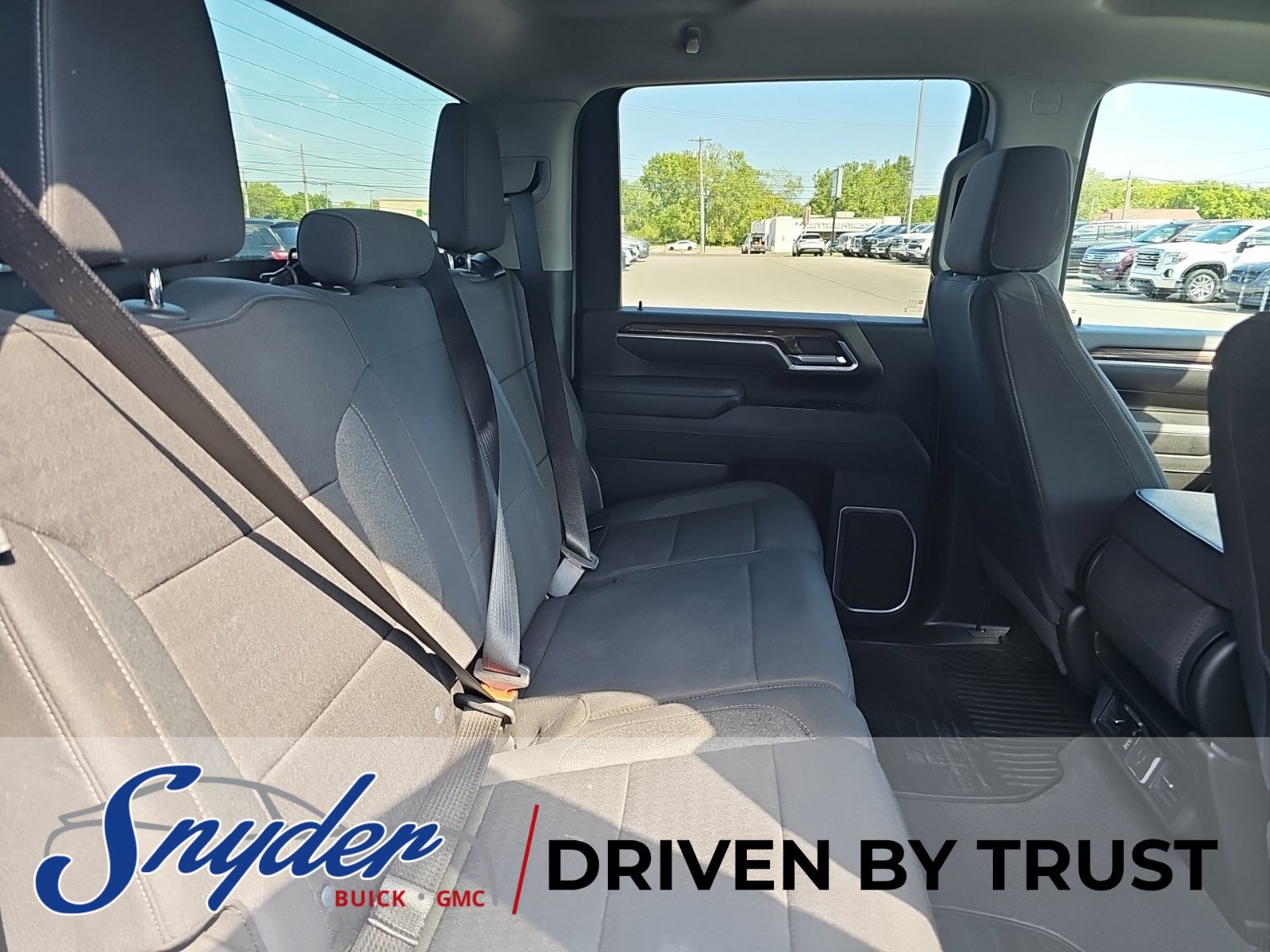 Used 2025 Chevrolet Silverado 2500 LT w/ Convenience Package AWD/4WD image 23