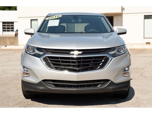 Used 2018 Chevrolet Equinox LT FWD image 3
