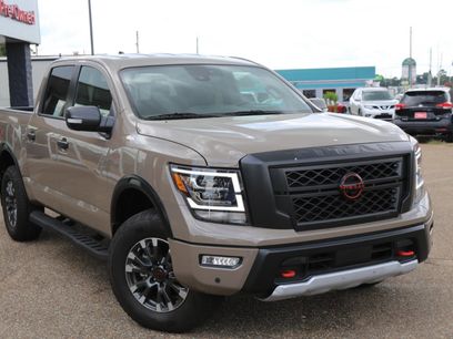 Used 2024 Nissan Titan PRO-4X w/ Pro-4x Convenience Package