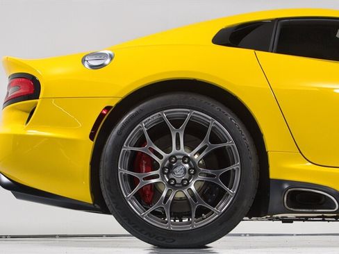 Used 2013 SRT Viper GTS w/ Track Pkg RWD image 14