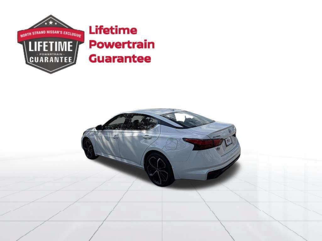 Certified 2025 Nissan Altima 2.5 SR w/ SR Premium Package FWD image 3