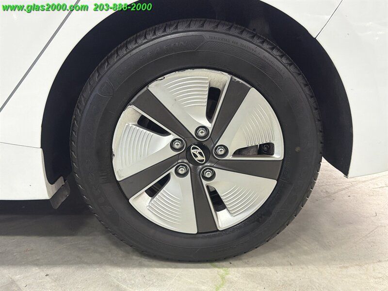Used 2020 Hyundai Ioniq Blue FWD image 16