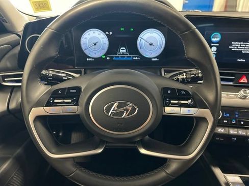 Used 2023 Hyundai Elantra Limited FWD image 15