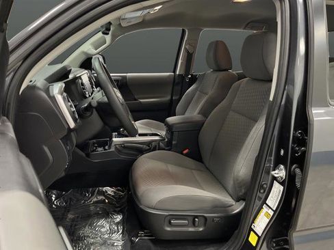 Used 2023 Toyota Tacoma SR5 w/ Technology Package image 4