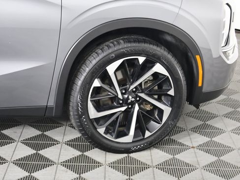 Used 2022 Mitsubishi Outlander SE image 52