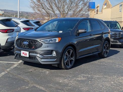 Used 2020 Ford Edge ST w/ Equipment Group 401A image 3