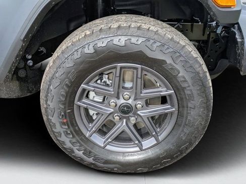 New 2026 Jeep Gladiator Sport image 9