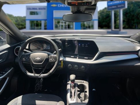 Certified 2024 Chevrolet Trax RS w/ Driver Confidence Package FWD image 27