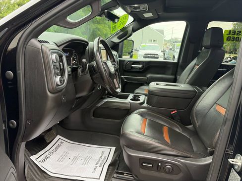 Used 2020 GMC Sierra 2500 AT4 w/ AT4 Premium Package AWD/4WD image 8